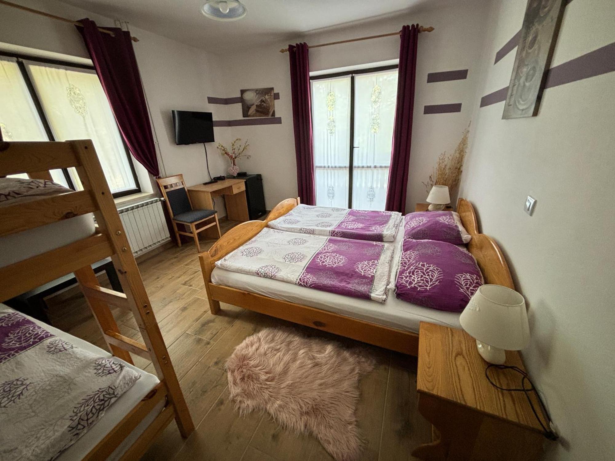 Guest House Kmecki Hram Fortuna Idrija Exterior photo