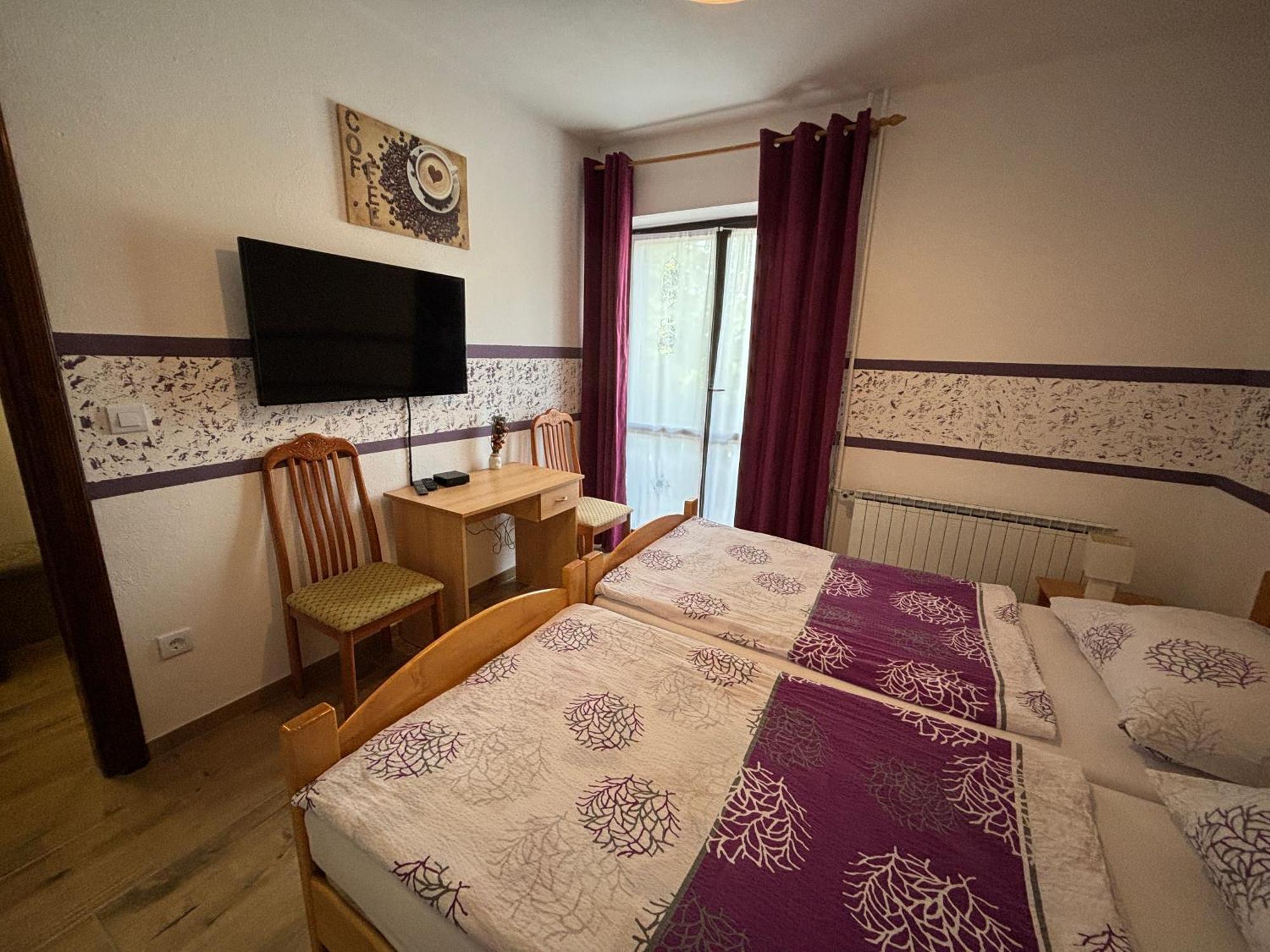 Guest House Kmecki Hram Fortuna Idrija Exterior photo