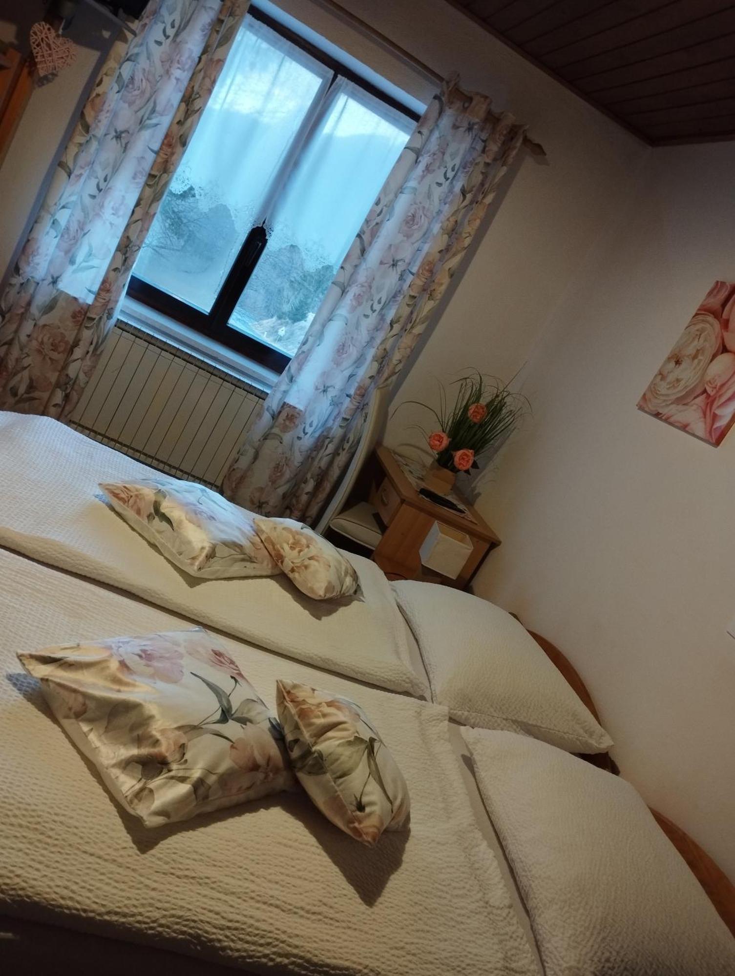 Guest House Kmecki Hram Fortuna Idrija Exterior photo