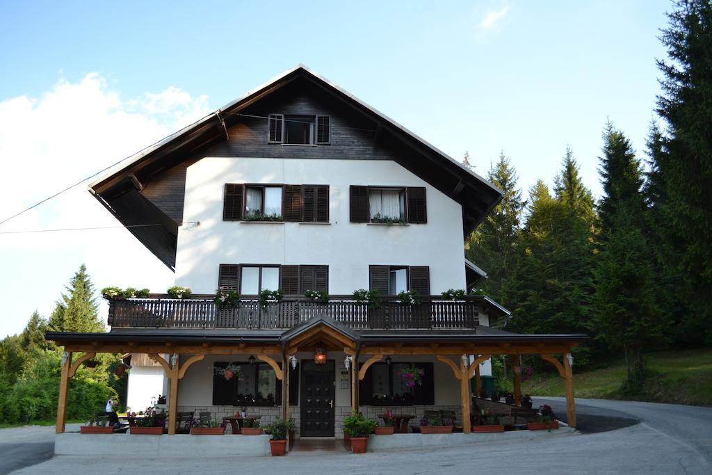 Guest House Kmecki Hram Fortuna Idrija Room photo