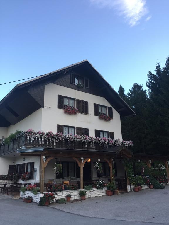 Guest House Kmecki Hram Fortuna Idrija Exterior photo